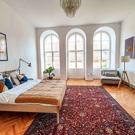 Ferienwohnung Favst Old Square Hermannstadt Exterior foto
