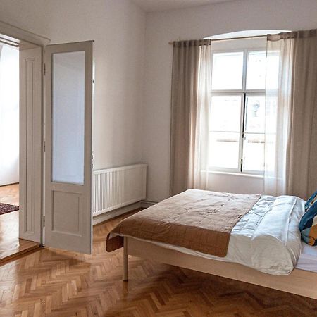 Ferienwohnung Favst Old Square Hermannstadt Exterior foto
